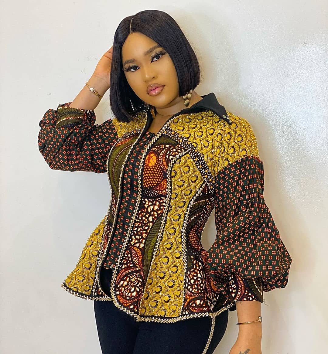 Check Out Trendy Peplum Ankara Tops With Front Zip 2023 | Zaineey's Blog