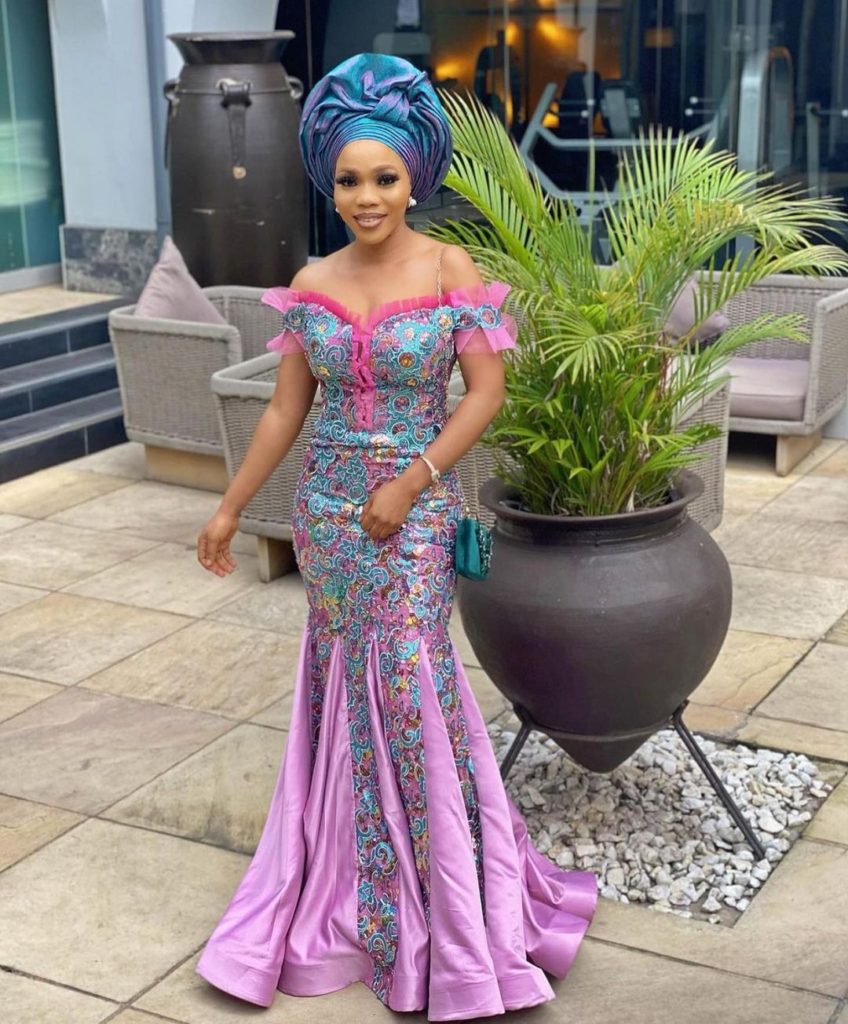 Classy, Unique, and Beautiful Aso-Ebi Dresses For your next Owanbe party
