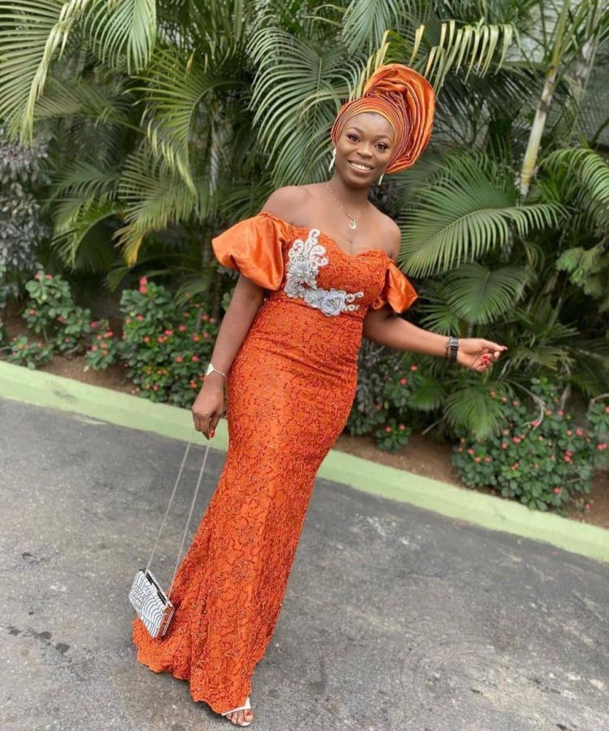 2021 Latest and Fascinating Asoebi Styles for Ladies
