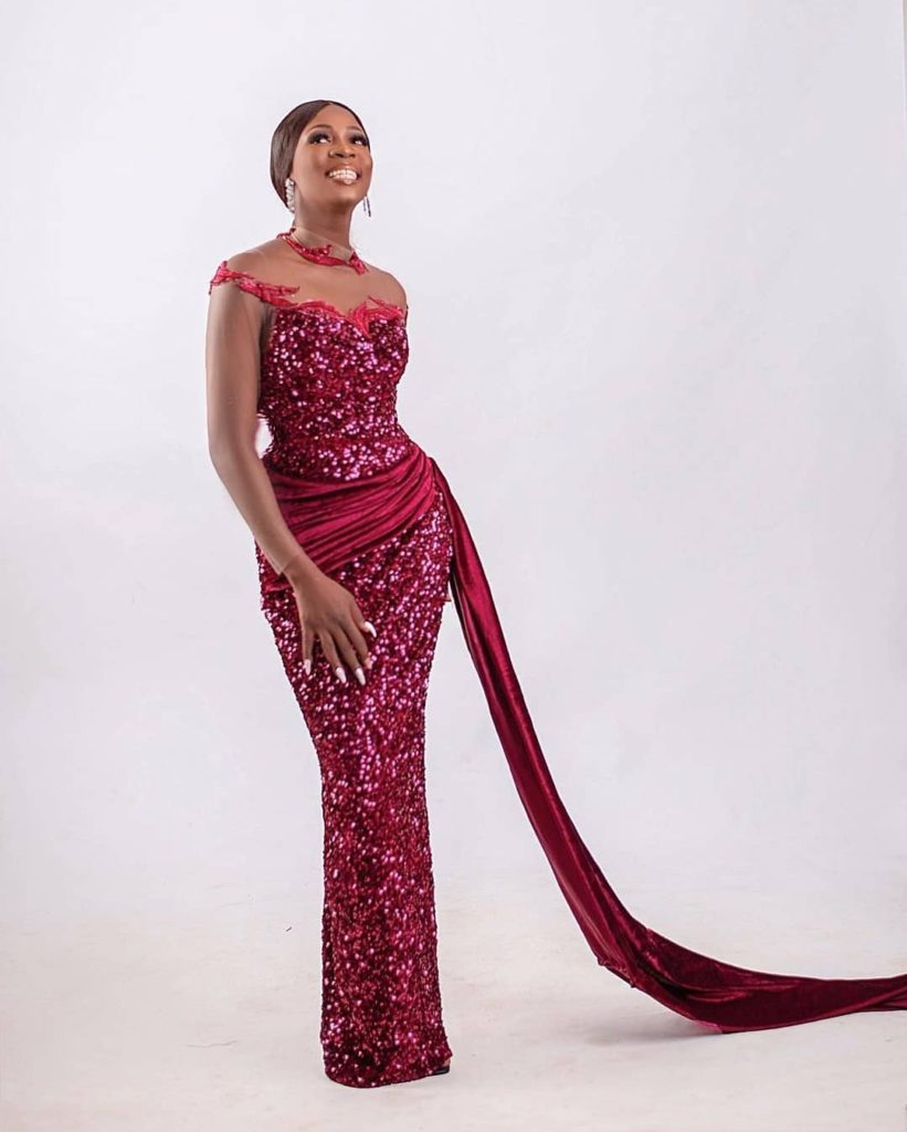 2021 African Aso-ebi styles for Elegant Ladies