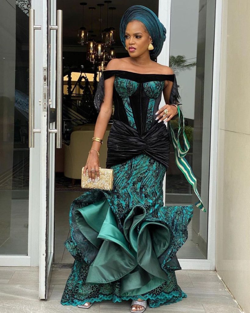 Super-gorgeous and Trending Aso-Ebi Styles for Ladies 2021