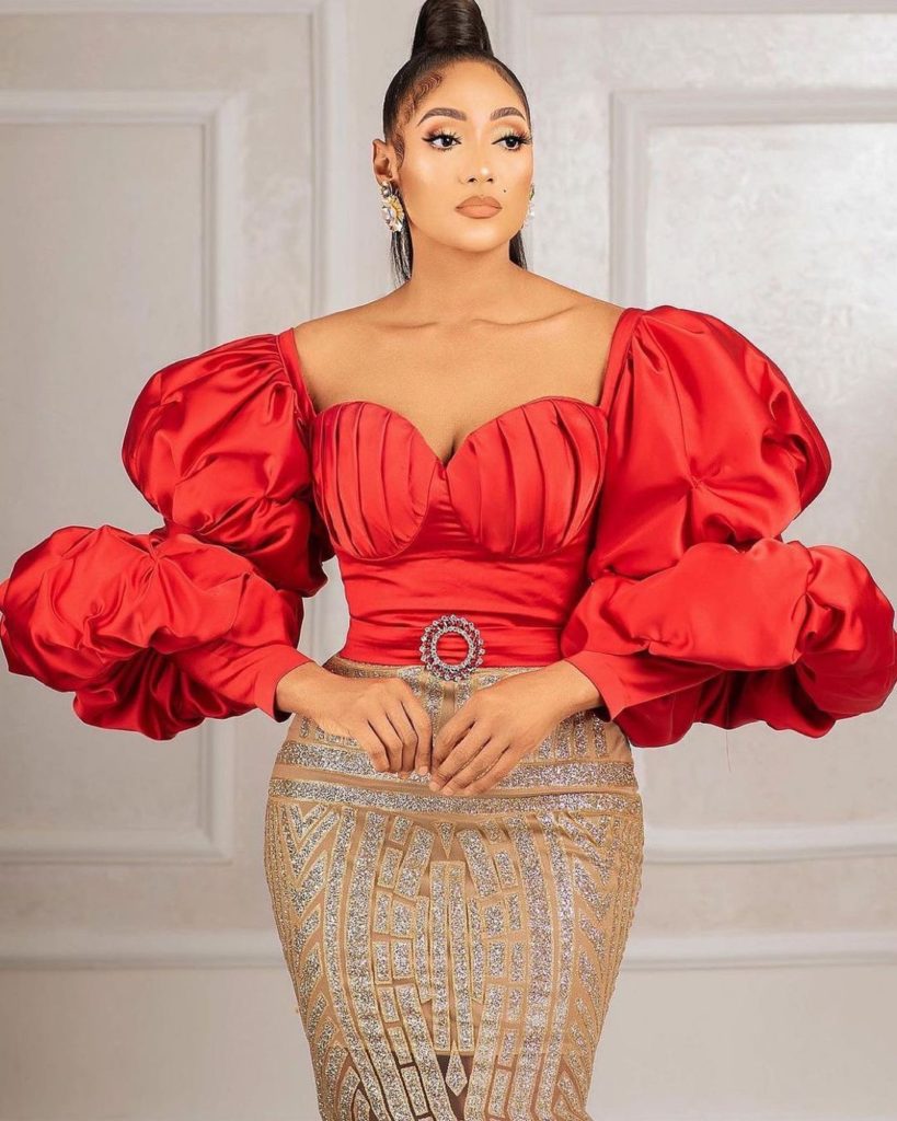 Super-gorgeous and Trending Aso-Ebi Styles for Ladies 2021