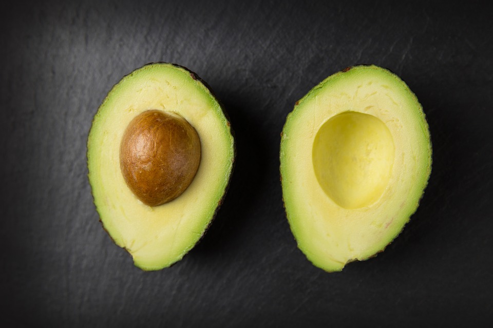 food to develop your baby's brain during pregnancy - avocado