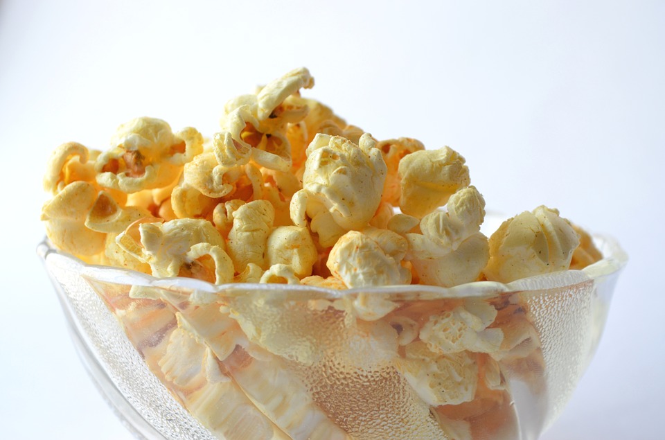 food to develop your baby's brain during pregnancy -pop corn