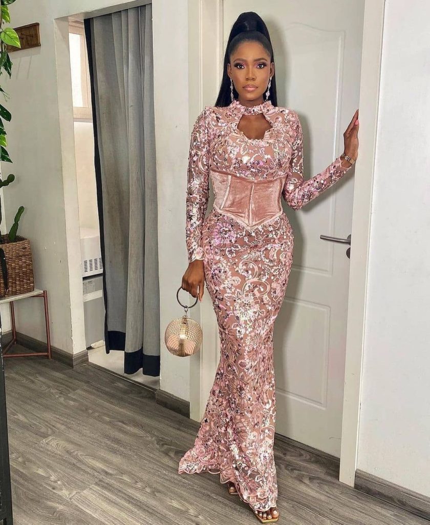 Latest, Stunning, Eye-popping, and Gorgeous Aso-Ebi outfits for ladies 2021