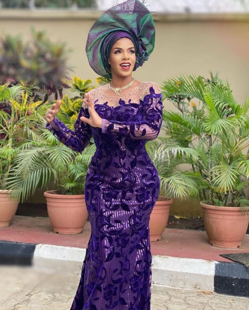 2021 Stylish and Most Trending Aso-Ebi Dresses and styles for the Stylishly beautiful Ladies.