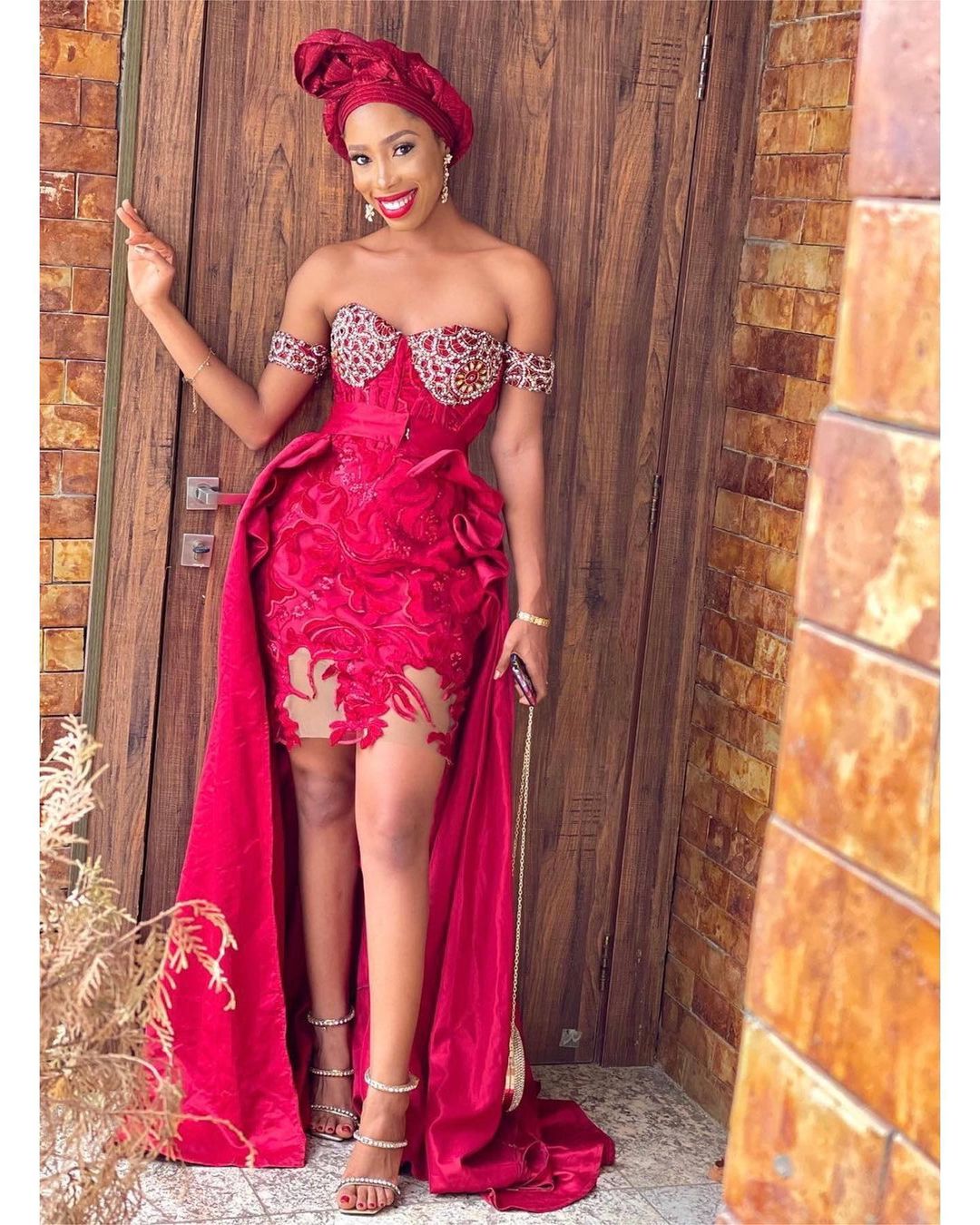 Flawless, Gorgeous, and Stunning Asoebi Styles for Ladies 2021 ...