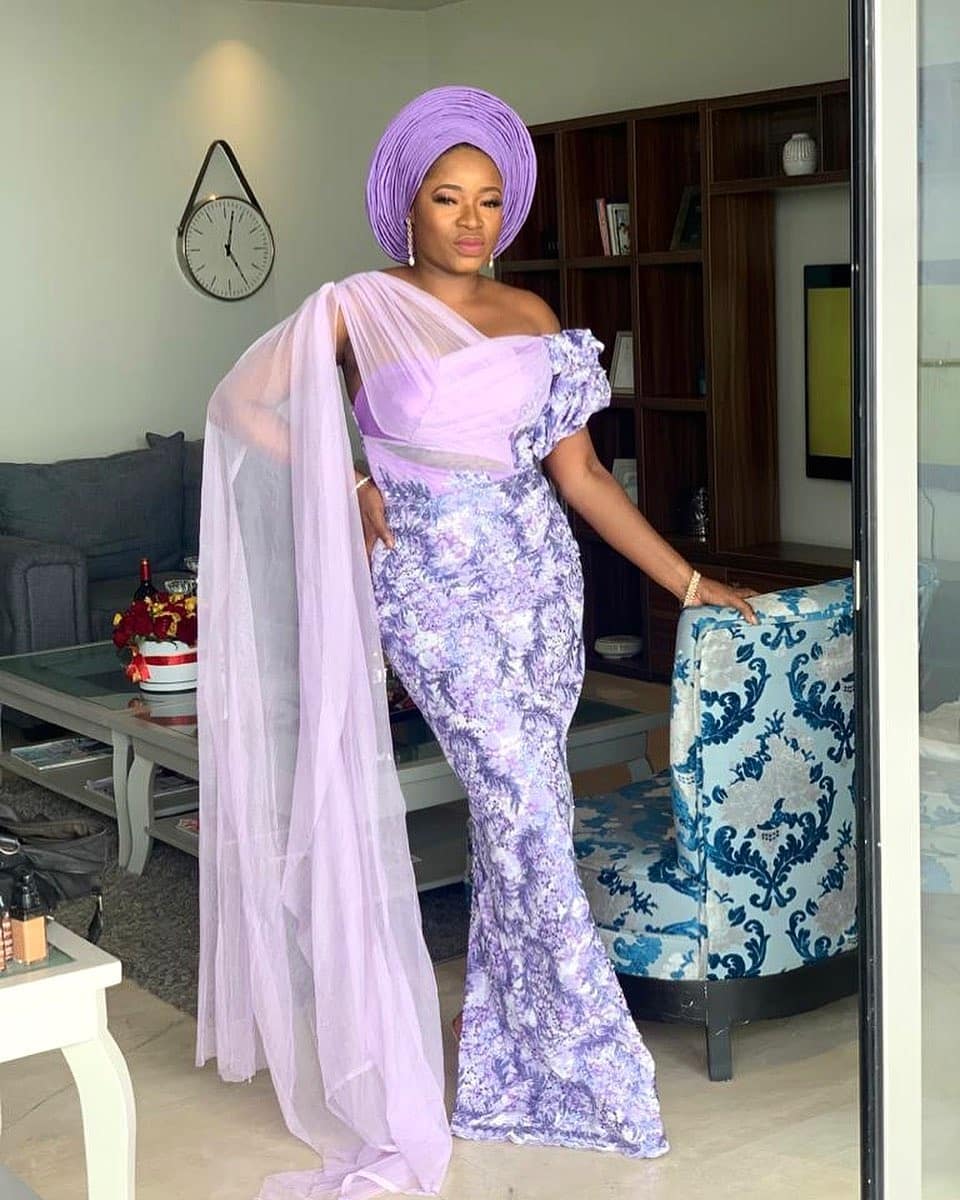 Latest and Trending Aso-Ebi Styles For Weddings and Parties