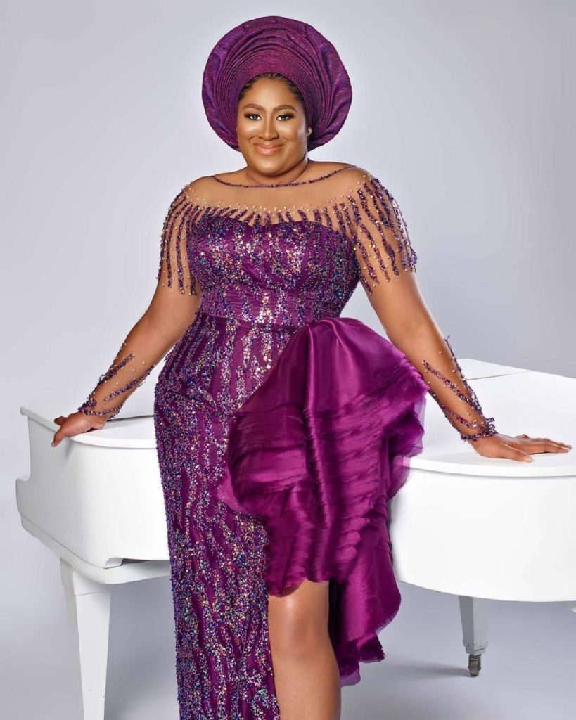 Elegant Aso-Ebi Styles For Ladies to rock to any Event