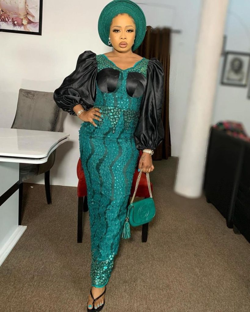 2021 Asoebi Trends: Corset Dress With Long Bell Sleeves – A Million Styles
