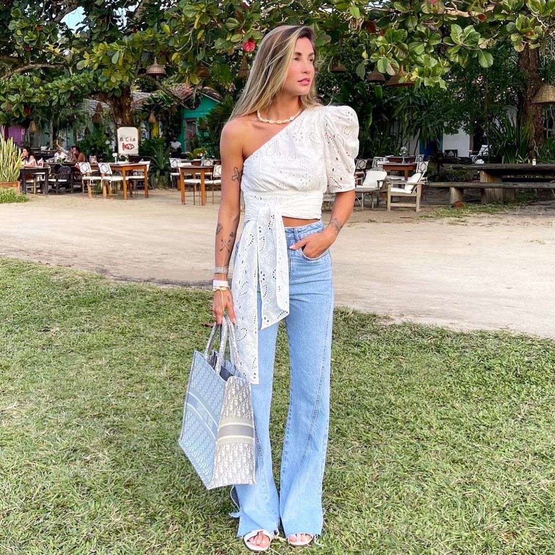 Stylish ways to style your favorite jeans 2021 | Zaineey's Blog