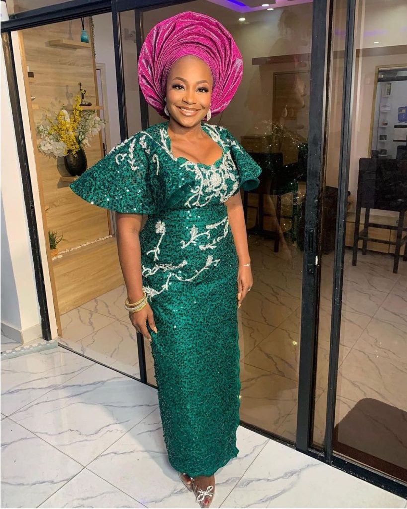 Classy and Trendy Asoebi Styles 2022 for Wedding | Zaineey's Blog